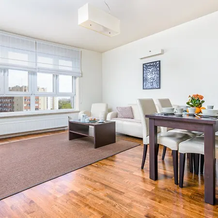 Apartment Woronicza Business Near Chopin Airport *
